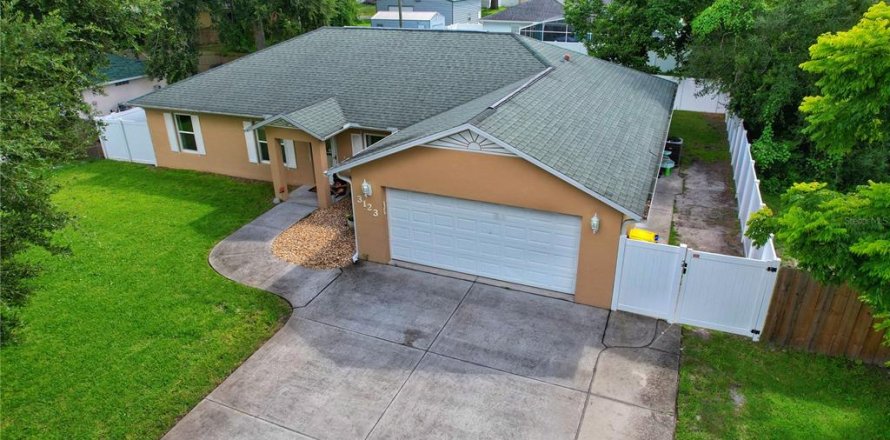 House in Edgewater, Florida 4 bedrooms, 169.18 sq.m. № 1837762