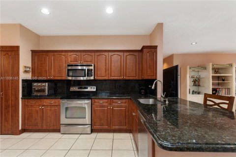 Villa ou maison à vendre à Weston, Floride: 5 chambres, 273.23 m2 № 1994270 - photo 7