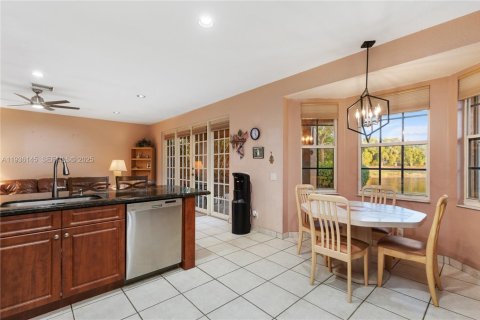 Villa ou maison à vendre à Weston, Floride: 5 chambres, 273.23 m2 № 1994270 - photo 10