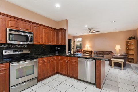 Villa ou maison à vendre à Weston, Floride: 5 chambres, 273.23 m2 № 1994270 - photo 8