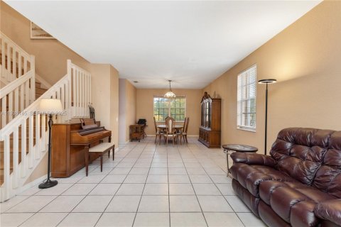 Villa ou maison à vendre à Weston, Floride: 5 chambres, 273.23 m2 № 1994270 - photo 22