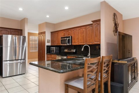 Villa ou maison à vendre à Weston, Floride: 5 chambres, 273.23 m2 № 1994270 - photo 12