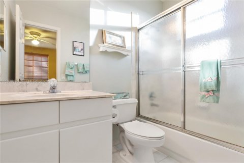 Villa ou maison à vendre à Weston, Floride: 5 chambres, 273.23 m2 № 1994270 - photo 28