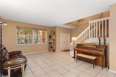 Villa ou maison à vendre à Weston, Floride: 5 chambres, 273.23 m2 № 1994270 - photo 18