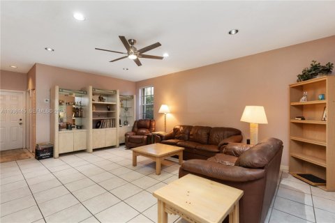 Villa ou maison à vendre à Weston, Floride: 5 chambres, 273.23 m2 № 1994270 - photo 15