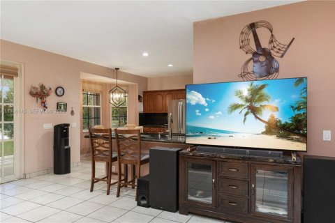 Villa ou maison à vendre à Weston, Floride: 5 chambres, 273.23 m2 № 1994270 - photo 13