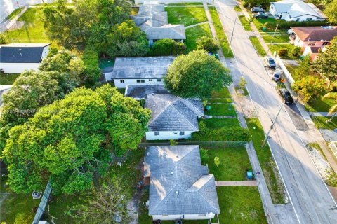 Casa en venta en Miami, Florida, 3 dormitorios, 115.38 m2 № 2264482 - foto 29