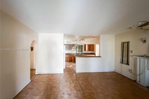 Casa en venta en Miami, Florida, 3 dormitorios, 115.38 m2 № 2264482 - foto 7