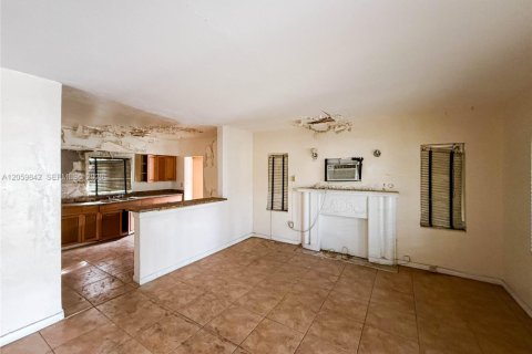 Casa en venta en Miami, Florida, 3 dormitorios, 115.38 m2 № 2264482 - foto 8