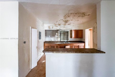 Casa en venta en Miami, Florida, 3 dormitorios, 115.38 m2 № 2264482 - foto 10