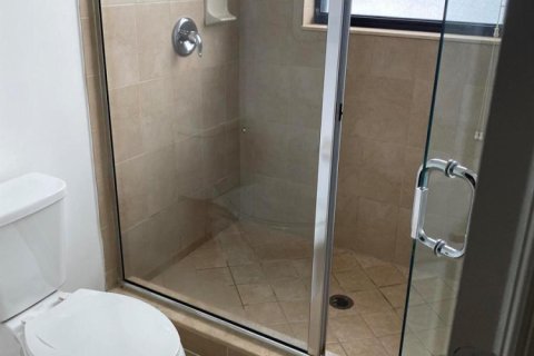 Townhouse in Doral, Florida 3 bedrooms, 158.31 sq.m. № 2377379 - photo 8