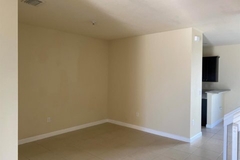 Townhouse in Doral, Florida 3 bedrooms, 158.31 sq.m. № 2377379 - photo 6