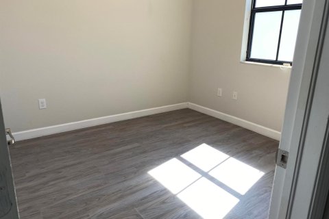 Townhouse in Doral, Florida 3 bedrooms, 158.31 sq.m. № 2377379 - photo 10