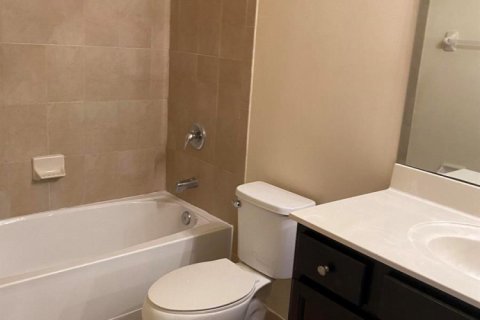 Townhouse in Doral, Florida 3 bedrooms, 158.31 sq.m. № 2377379 - photo 9