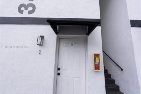 Appartement à louer à Miami, Floride: 2 chambres, 69.68 m2 № 2045318 - photo 4