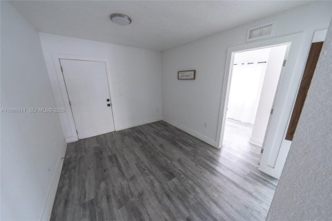 Appartement à louer à Miami, Floride: 2 chambres, 69.68 m2 № 2045318 - photo 6