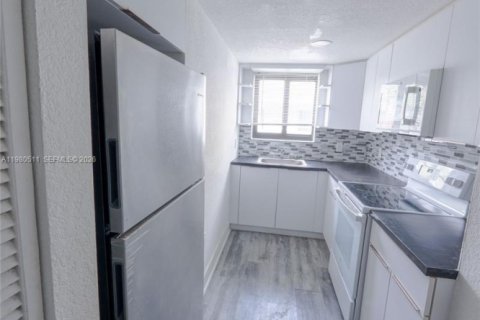 Appartement à louer à Miami, Floride: 2 chambres, 69.68 m2 № 2045318 - photo 8