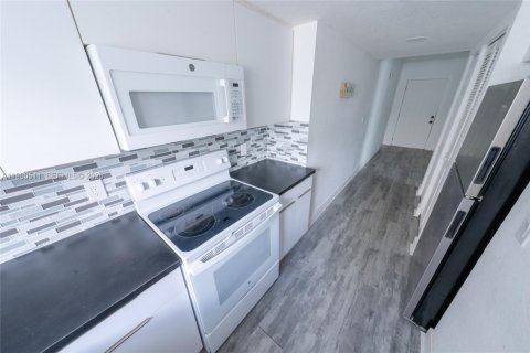 Appartement à louer à Miami, Floride: 2 chambres, 69.68 m2 № 2045318 - photo 9