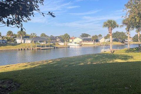 Townhouse in Palm Coast, Florida 2 bedrooms, 104.7 sq.m. № 2142835 - photo 15