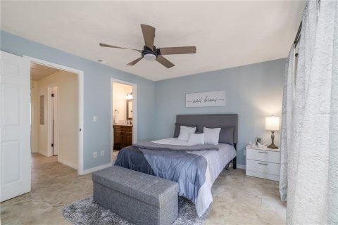 Townhouse in Port Orange, Florida 2 bedrooms, 107.4 sq.m. № 2195606 - photo 15