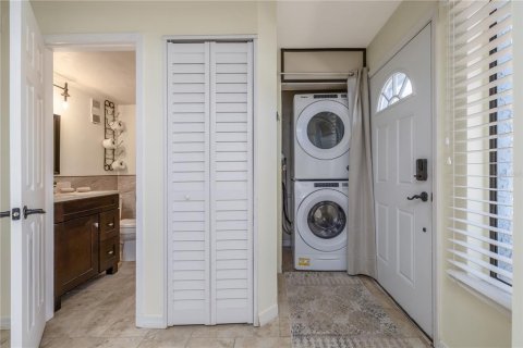 Townhouse in Port Orange, Florida 2 bedrooms, 107.4 sq.m. № 2195606 - photo 13