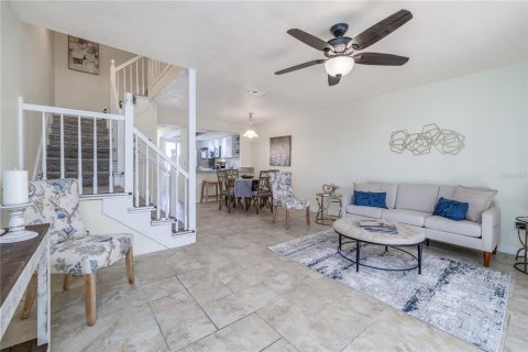 Townhouse in Port Orange, Florida 2 bedrooms, 107.4 sq.m. № 2195606 - photo 7