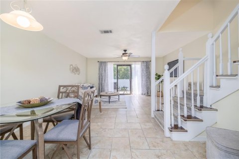 Townhouse in Port Orange, Florida 2 bedrooms, 107.4 sq.m. № 2195606 - photo 4