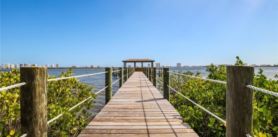 Townhouse in Port Orange, Florida 2 bedrooms, 107.4 sq.m. № 2195606