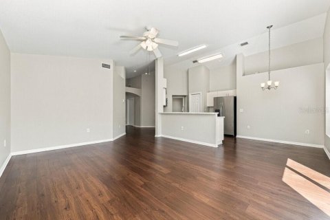 Villa ou maison à louer à Riverview, Floride: 3 chambres, 140.84 m2 № 2436664 - photo 4