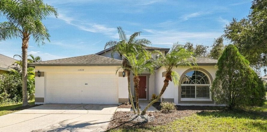 Villa ou maison à Riverview, Floride 3 chambres, 140.84 m2 № 2436664