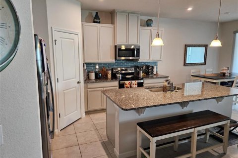 House in ASTONIA in Davenport, Florida 3 bedrooms, 189.89 sq.m. № 1913716 - photo 11