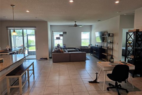 House in ASTONIA in Davenport, Florida 3 bedrooms, 189.89 sq.m. № 1913716 - photo 19
