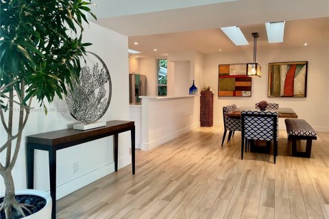 House in Fort Lauderdale, Florida 3 bedrooms, 218.51 sq.m. № 1937469 - photo 7