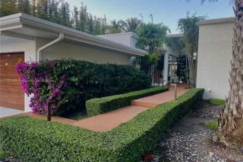 House in Fort Lauderdale, Florida 3 bedrooms, 218.51 sq.m. № 1937469 - photo 4