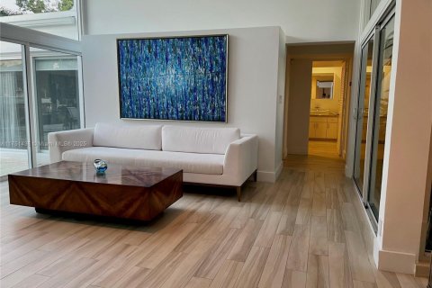 House in Fort Lauderdale, Florida 3 bedrooms, 218.51 sq.m. № 1937469 - photo 19