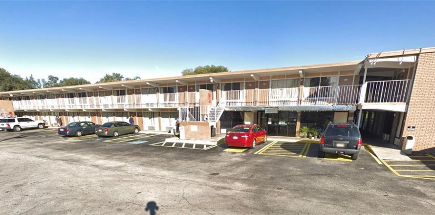 Hôtel, hôtellerie à Seffner, Floride № 2412752