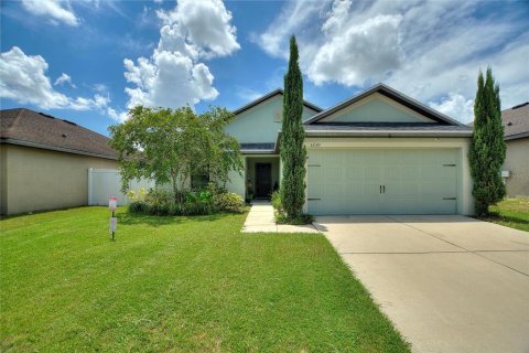 House in Haines City, Florida 3 bedrooms, 151.62 sq.m. № 1876414 - photo 1