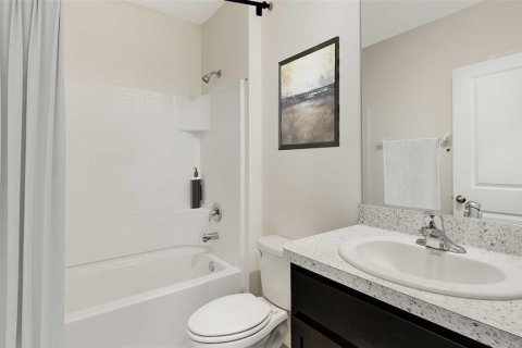 House in Wildwood, Florida 3 bedrooms, 155.33 sq.m. № 1743525 - photo 12