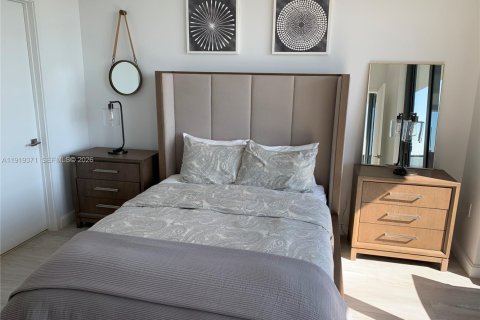 Condominio en alquiler en Miami, Florida, 2 dormitorios, 97.83 m2 № 1989924 - foto 13