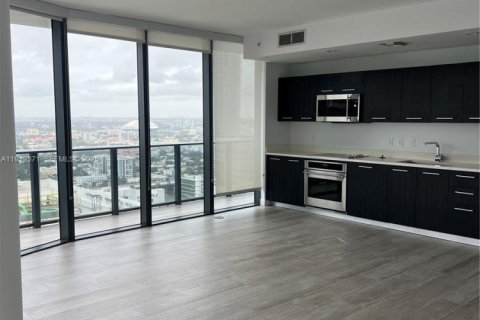 Condominio en alquiler en Miami, Florida, 2 dormitorios, 97.83 m2 № 1989924 - foto 3