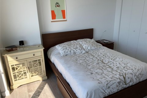 Condominio en alquiler en Miami, Florida, 2 dormitorios, 97.83 m2 № 1989924 - foto 9