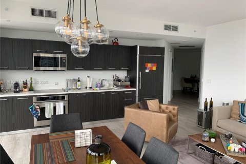 Condominio en alquiler en Miami, Florida, 2 dormitorios, 97.83 m2 № 1989924 - foto 7