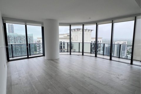 Condominio en alquiler en Miami, Florida, 2 dormitorios, 97.83 m2 № 1989924 - foto 2