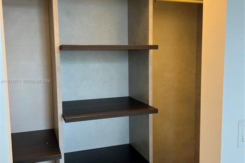 Condominio en alquiler en Miami, Florida, 2 dormitorios, 97.83 m2 № 1989924 - foto 16