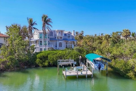 House in Boca Grande, Florida 4 bedrooms, 419.08 sq.m. № 2105932
