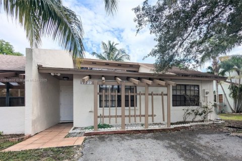 House in Homestead, Florida 2 bedrooms, 109.07 sq.m. № 1983392 - photo 2