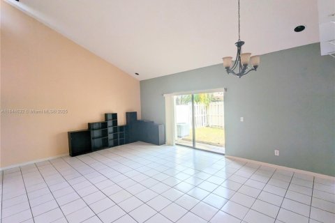 House in Homestead, Florida 2 bedrooms, 109.07 sq.m. № 1983392 - photo 4