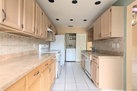 House in Homestead, Florida 2 bedrooms, 109.07 sq.m. № 1983392 - photo 6