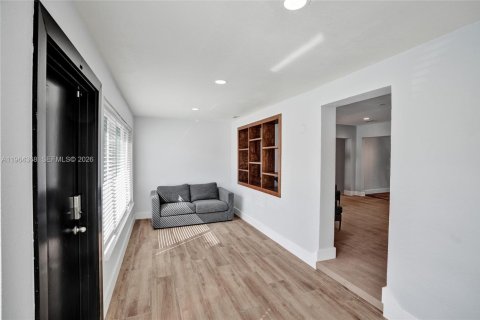 Casa en venta en Hollywood, Florida, 3 dormitorios, 129.32 m2 № 2025907 - foto 24