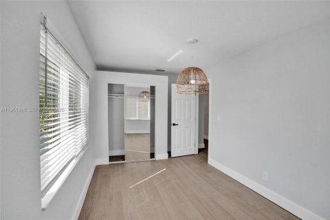 Casa en venta en Hollywood, Florida, 3 dormitorios, 129.32 m2 № 2025907 - foto 19